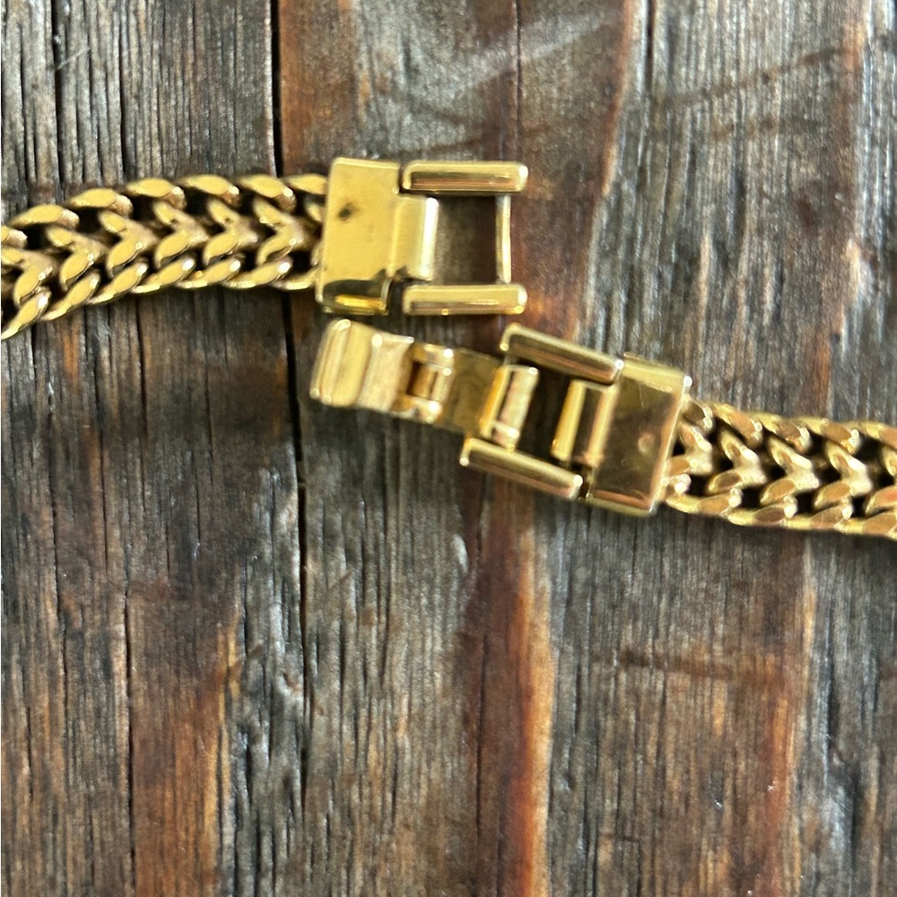 1928 Cameo Gold Tone Necklace - Picture 6 of 9